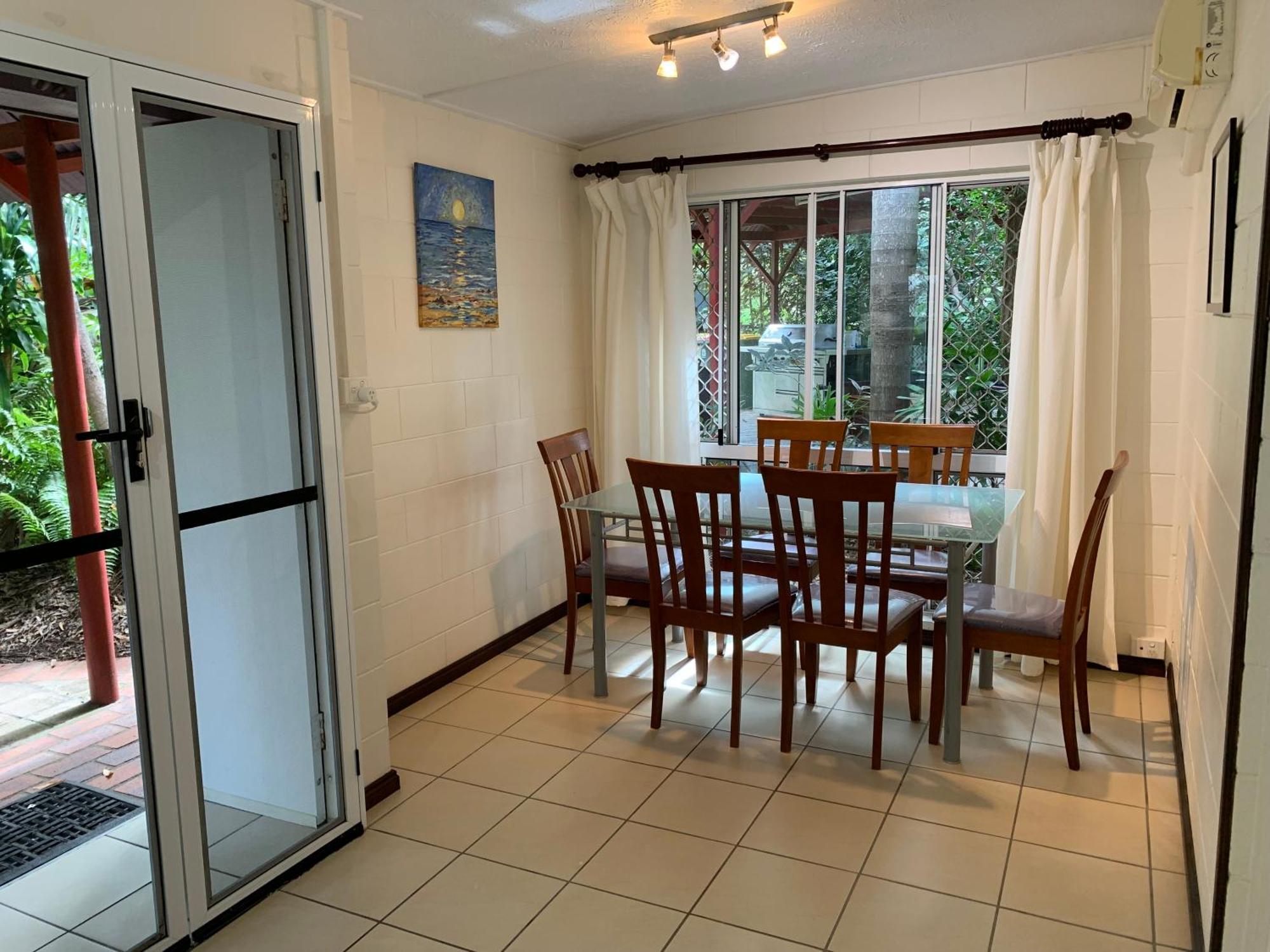 Shambhala Retreat Magnetic Island Cottages Nelly Bay Екстериор снимка