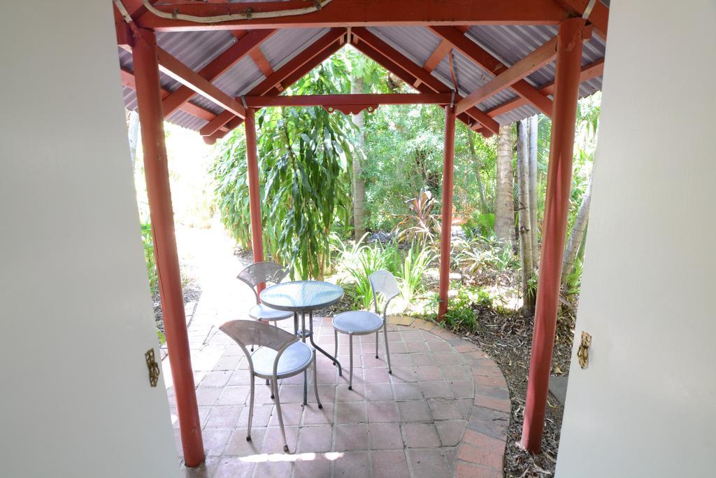 Shambhala Retreat Magnetic Island Cottages Nelly Bay Екстериор снимка