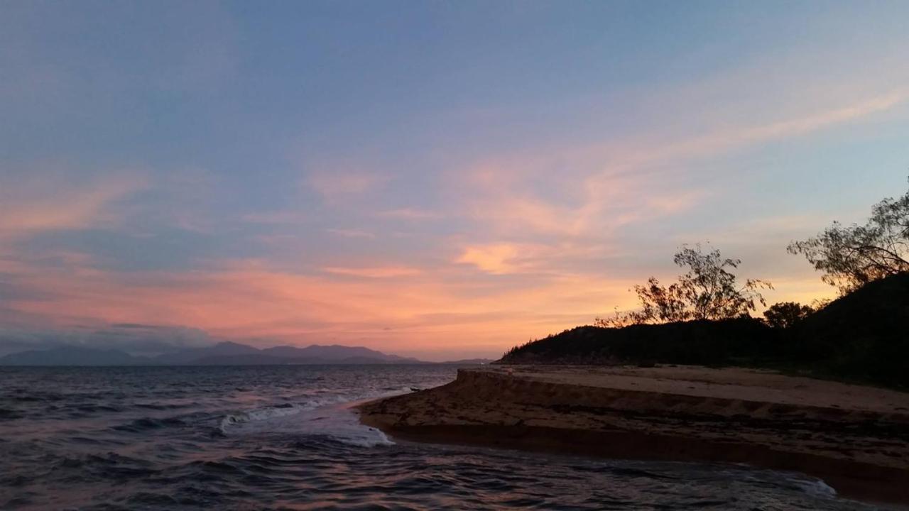 Shambhala Retreat Magnetic Island Cottages Nelly Bay Екстериор снимка